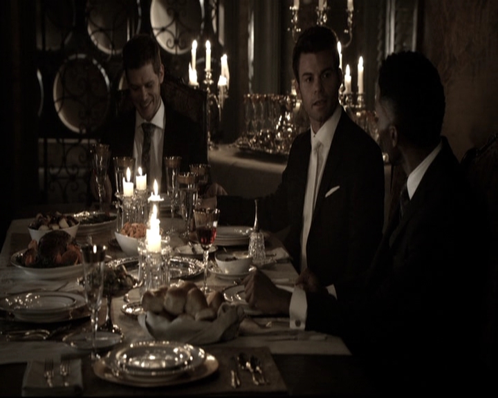 VampireDiariesWorld-dot-nl_TheOriginals-2x03EveryMothersSon1382.jpg