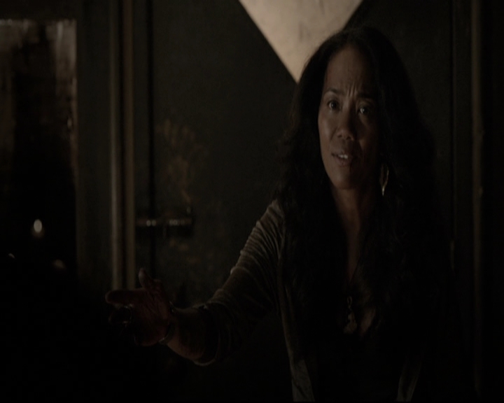 VampireDiariesWorld-dot-nl_TheOriginals-2x03EveryMothersSon1916.jpg