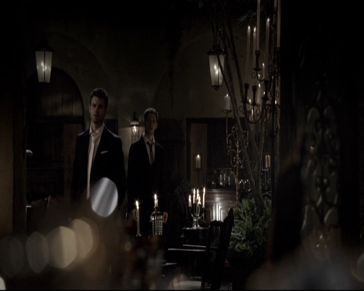 VampireDiariesWorld-dot-nl_TheOriginals-2x03EveryMothersSon1987.jpg