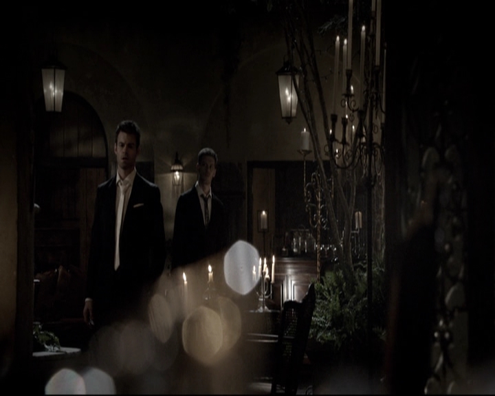 VampireDiariesWorld-dot-nl_TheOriginals-2x03EveryMothersSon1989.jpg