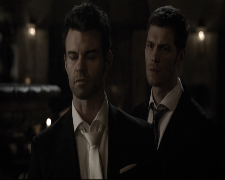 VampireDiariesWorld-dot-nl_TheOriginals-2x03EveryMothersSon2020.jpg