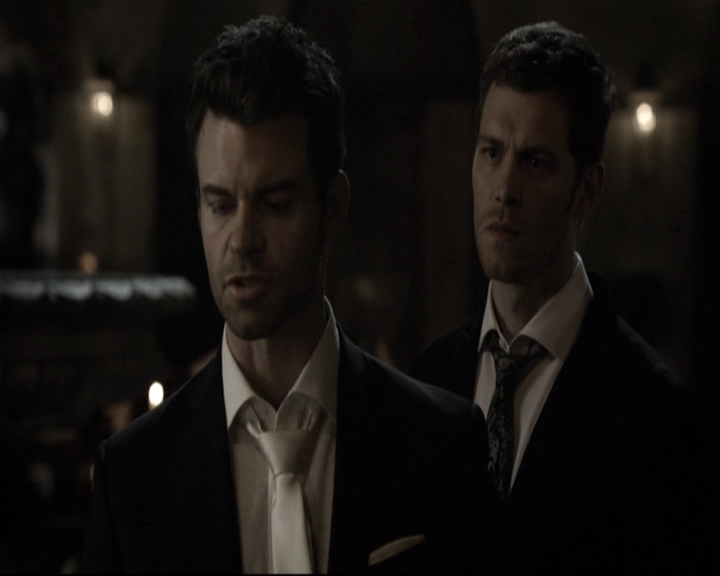 VampireDiariesWorld-dot-nl_TheOriginals-2x03EveryMothersSon2021.jpg