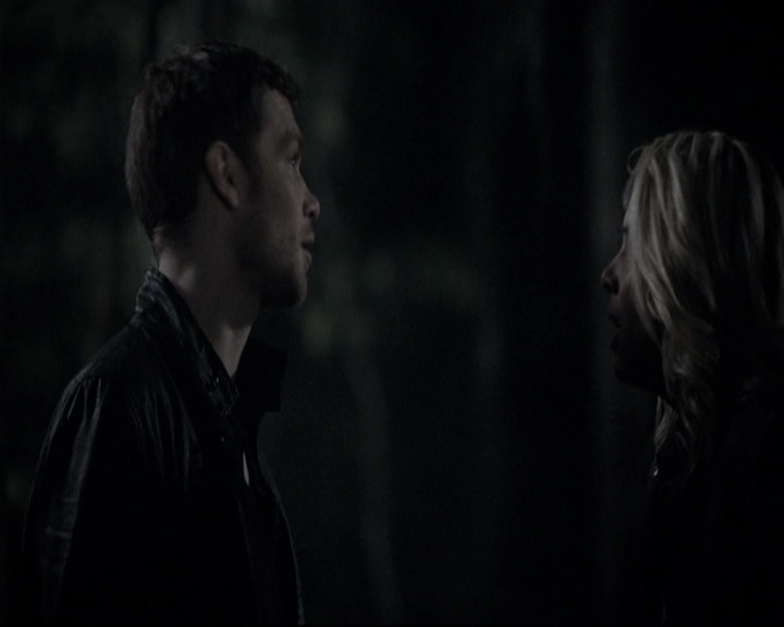 VampireDiariesWorld-dot-nl_TheOriginals-2x04LiveAndLetDie1969.jpg