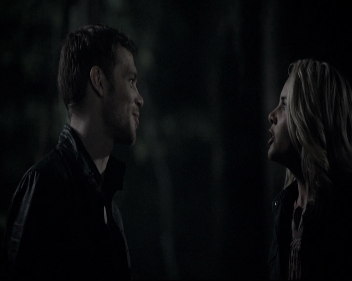 VampireDiariesWorld-dot-nl_TheOriginals-2x04LiveAndLetDie1970.jpg