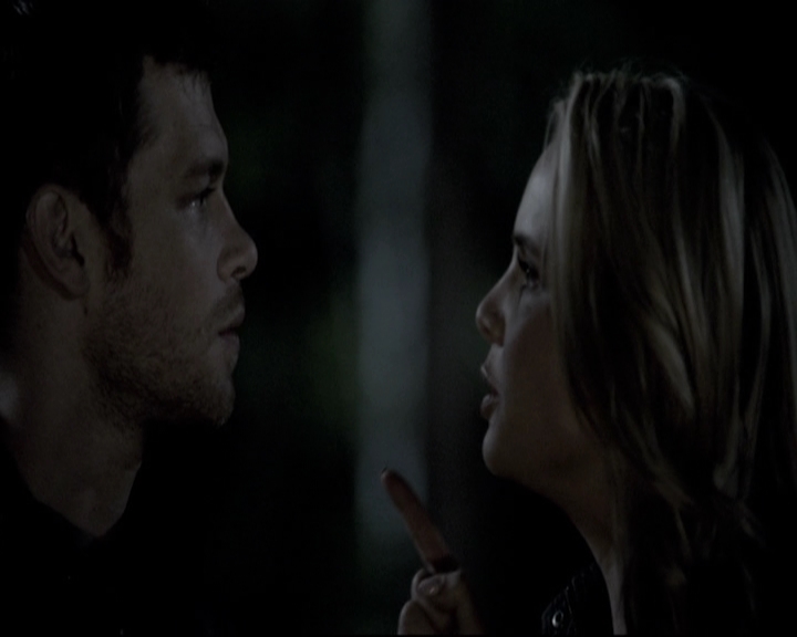 VampireDiariesWorld-dot-nl_TheOriginals-2x04LiveAndLetDie1986.jpg