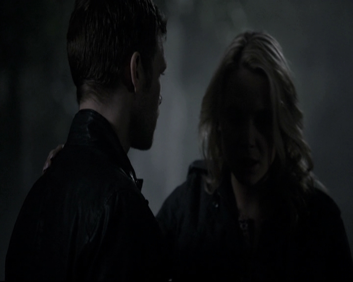 VampireDiariesWorld-dot-nl_TheOriginals-2x04LiveAndLetDie2003.jpg