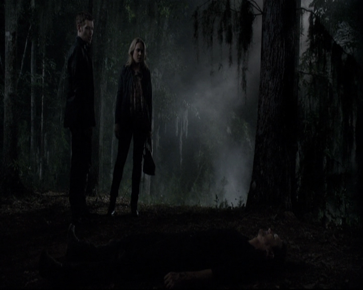 VampireDiariesWorld-dot-nl_TheOriginals-2x04LiveAndLetDie2009.jpg