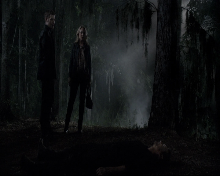 VampireDiariesWorld-dot-nl_TheOriginals-2x04LiveAndLetDie2011.jpg