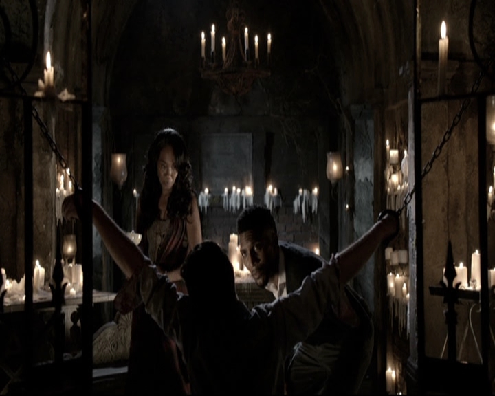 VampireDiariesWorld-dot-nl_TheOriginals-2x05RedDoor2155.jpg