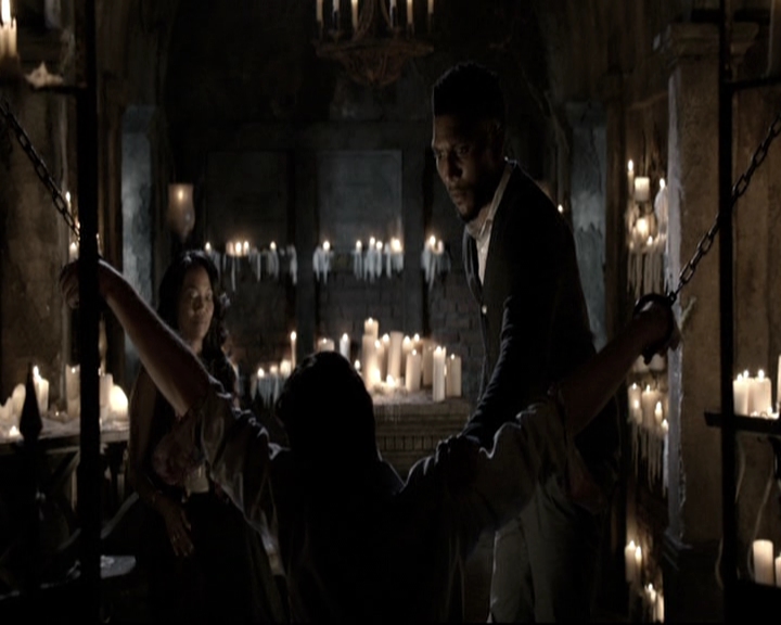 VampireDiariesWorld-dot-nl_TheOriginals-2x05RedDoor2159.jpg