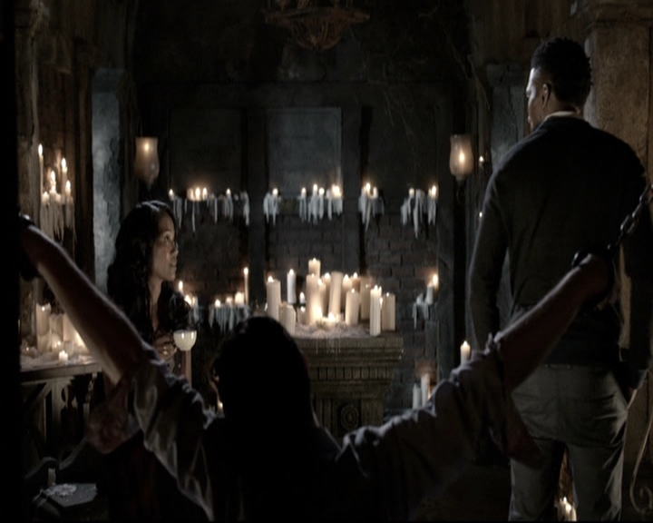 VampireDiariesWorld-dot-nl_TheOriginals-2x05RedDoor2163.jpg