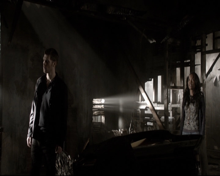 VampireDiariesWorld_dot_nl-TheOriginals_2x06WheelInsidetheWheel0531.jpg