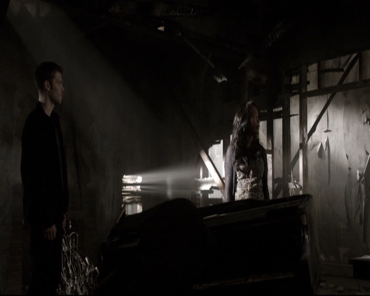 VampireDiariesWorld_dot_nl-TheOriginals_2x06WheelInsidetheWheel0570.jpg