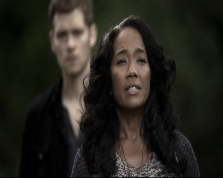 VampireDiariesWorld_dot_nl-TheOriginals_2x06WheelInsidetheWheel1011.jpg