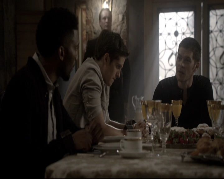 VampireDiariesWorld_dot_nl-TheOriginals_2x08TheBrothersThatCareToForgot0037.jpg