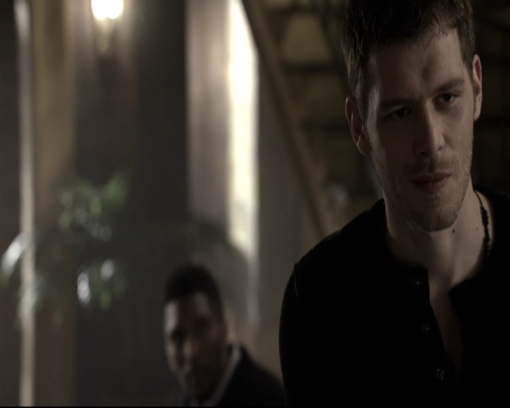 VampireDiariesWorld_dot_nl-TheOriginals_2x08TheBrothersThatCareToForgot0101.jpg