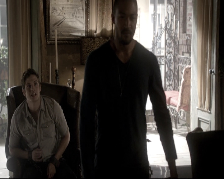 VampireDiariesWorld_dot_nl-TheOriginals_2x08TheBrothersThatCareToForgot0526.jpg