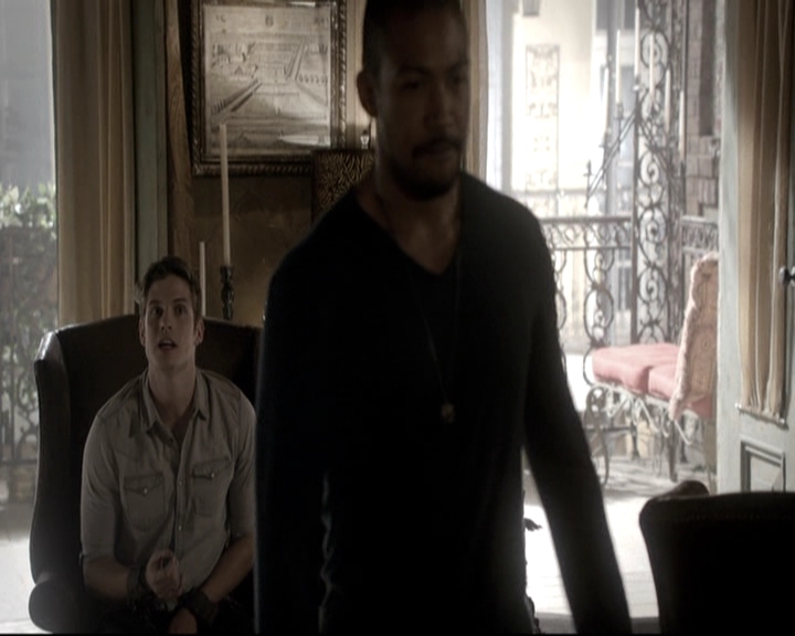 VampireDiariesWorld_dot_nl-TheOriginals_2x08TheBrothersThatCareToForgot0527.jpg