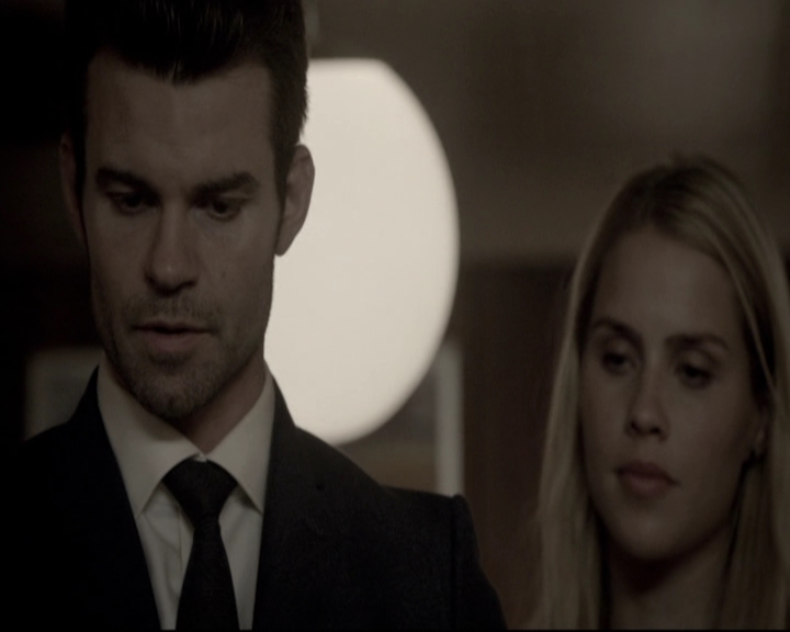 VampireDiariesWorld_dot_nl-TheOriginals_2x08TheBrothersThatCareToForgot1942.jpg