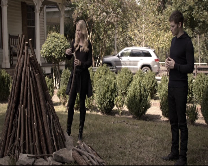 VampireDiariesWorld_dot_nl-TheOriginals_2x09TheMapOfMoments0507.jpg