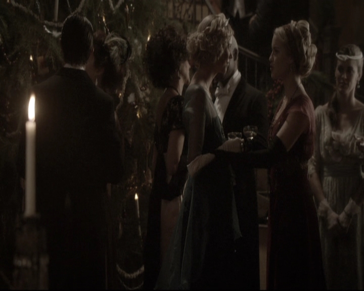 VampireDiariesWorld_dot_nl-TheOriginals_2x09TheMapOfMoments1939.jpg