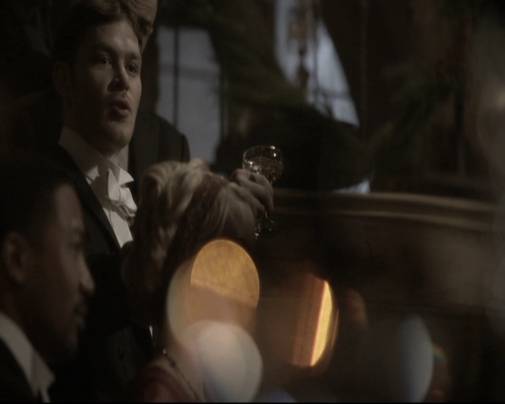 VampireDiariesWorld_dot_nl-TheOriginals_2x09TheMapOfMoments1954.jpg