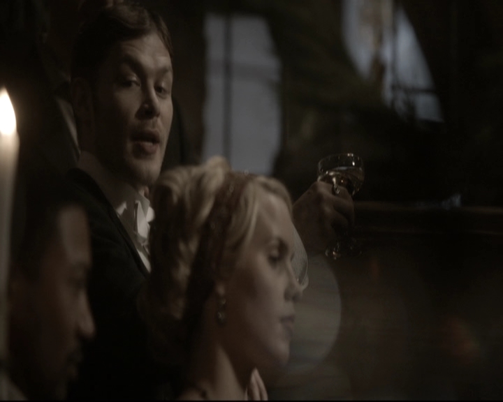 VampireDiariesWorld_dot_nl-TheOriginals_2x09TheMapOfMoments1971.jpg