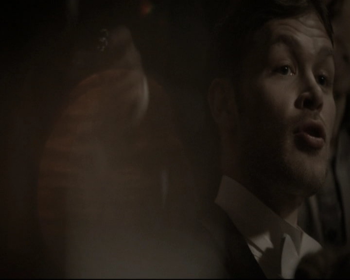 VampireDiariesWorld_dot_nl-TheOriginals_2x09TheMapOfMoments1973.jpg