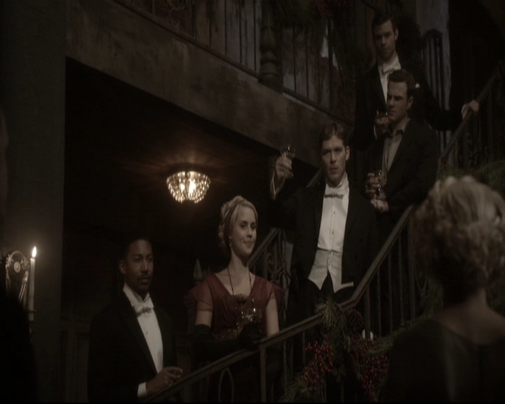 VampireDiariesWorld_dot_nl-TheOriginals_2x09TheMapOfMoments1979.jpg