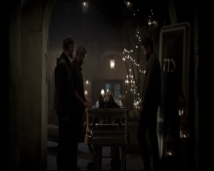 VampireDiariesWorld_dot_nl-TheOriginals_2x09TheMapOfMoments2205.jpg