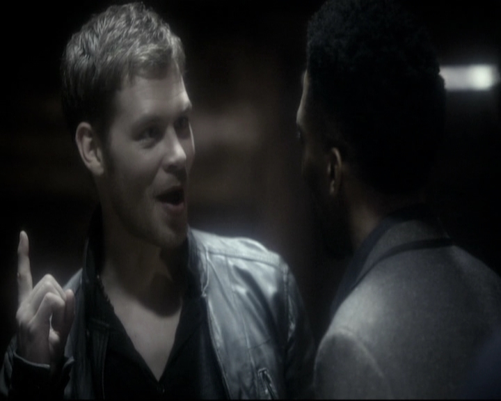 VampireDiariesWorld_dot_nl-TheOriginals_2x11BrotherhoodOfTheDamned0805.jpg