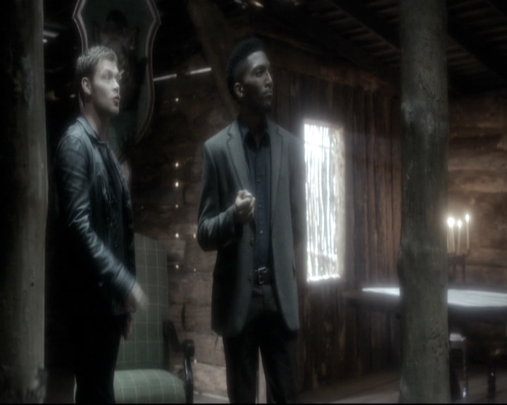 VampireDiariesWorld_dot_nl-TheOriginals_2x11BrotherhoodOfTheDamned0812.jpg