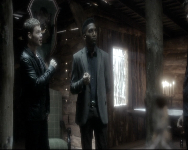 VampireDiariesWorld_dot_nl-TheOriginals_2x11BrotherhoodOfTheDamned0813.jpg