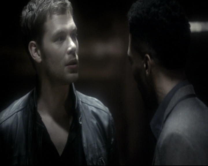 VampireDiariesWorld_dot_nl-TheOriginals_2x11BrotherhoodOfTheDamned0819.jpg