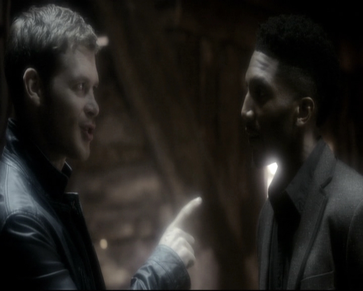 VampireDiariesWorld_dot_nl-TheOriginals_2x11BrotherhoodOfTheDamned0823.jpg