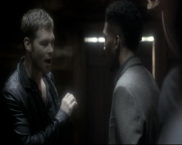 VampireDiariesWorld_dot_nl-TheOriginals_2x11BrotherhoodOfTheDamned0824.jpg