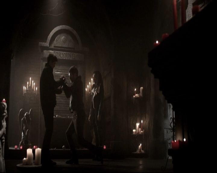 VampireDiariesWorld_dot_nl-TheOriginals_2x13TheDevilIsDamned1843.jpg