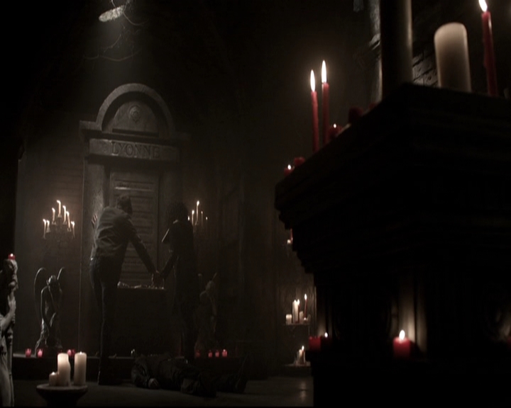 VampireDiariesWorld_dot_nl-TheOriginals_2x13TheDevilIsDamned1869.jpg