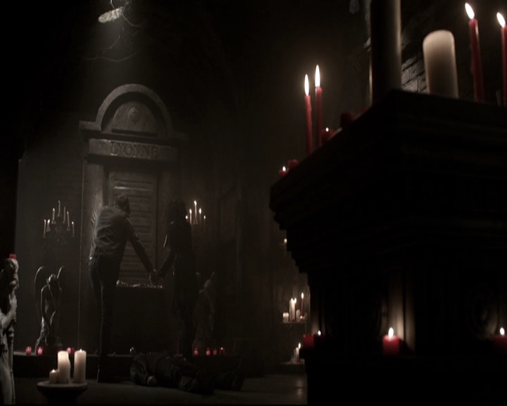 VampireDiariesWorld_dot_nl-TheOriginals_2x13TheDevilIsDamned1870.jpg