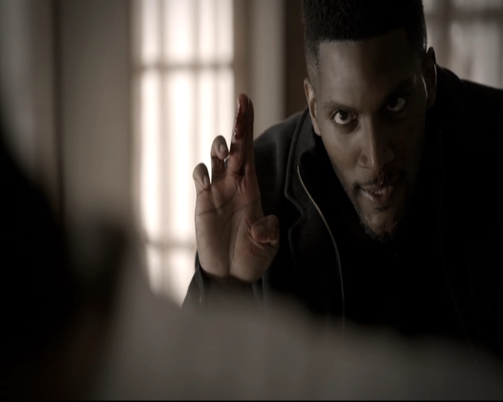 VampireDiariesWorld_dot_nl-TheOriginals_2x13TheDevilIsDamned1915.jpg