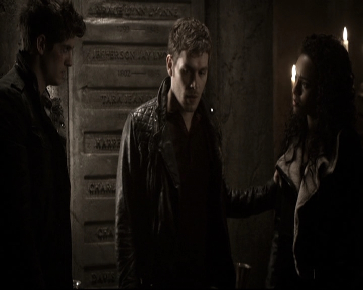 VampireDiariesWorld_dot_nl-TheOriginals_2x13TheDevilIsDamned2105.jpg