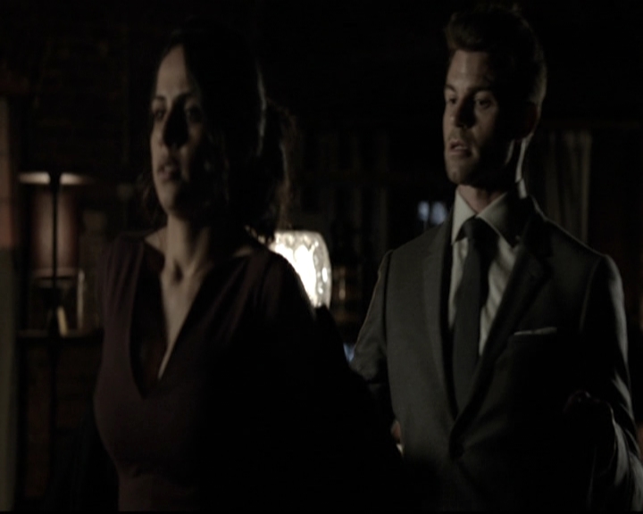 VampireDiariesWorld_dot_nl-TheOriginals_2x15TheyAllAskedForYou1982.jpg