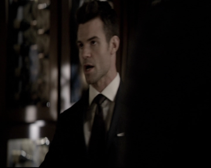 VampireDiariesWorld_dot_nl-TheOriginals_2x18NightHasAThousandEyes0101.jpg