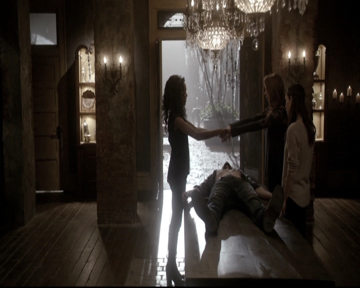 VampireDiariesWorld_dot_nl-TheOriginals_2x18NightHasAThousandEyes0756.jpg