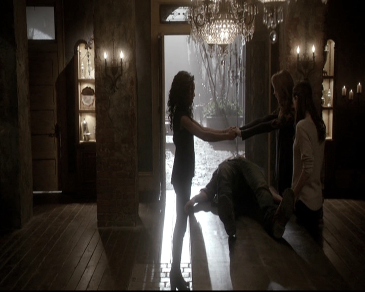 VampireDiariesWorld_dot_nl-TheOriginals_2x18NightHasAThousandEyes0760.jpg