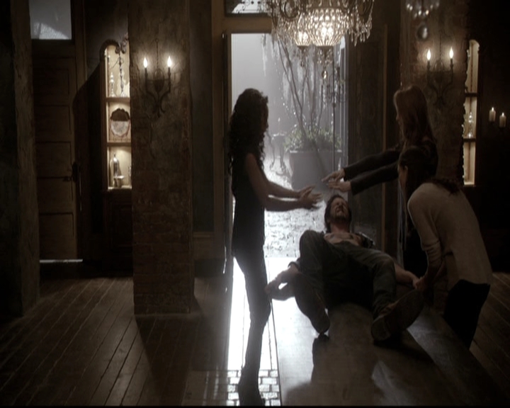 VampireDiariesWorld_dot_nl-TheOriginals_2x18NightHasAThousandEyes0766.jpg