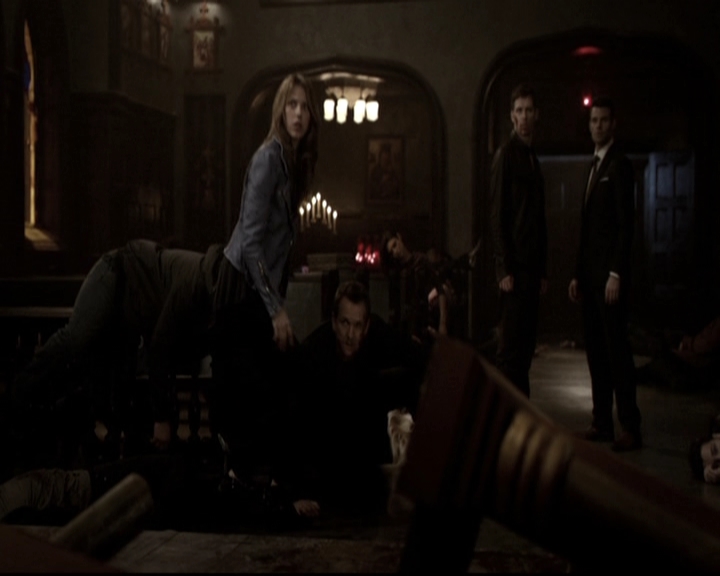 VampireDiariesWorld_dot_nl-TheOriginals_2x18NightHasAThousandEyes1800.jpg