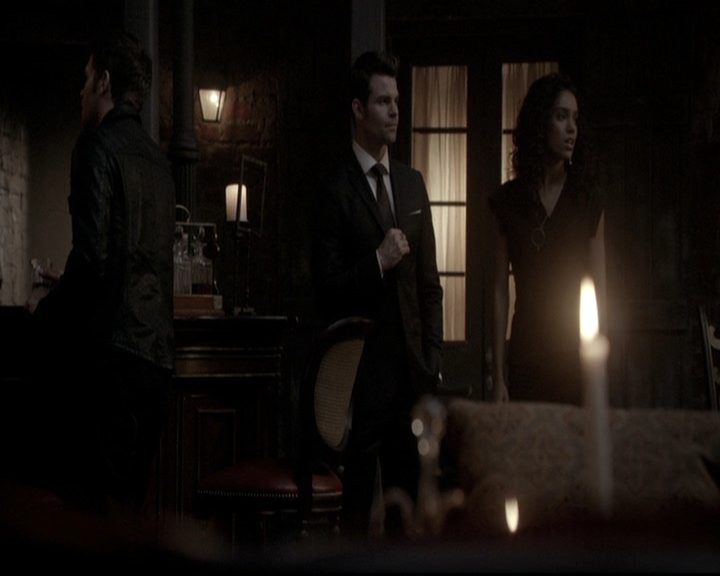 VampireDiariesWorld_dot_nl-TheOriginals_2x18NightHasAThousandEyes1943.jpg