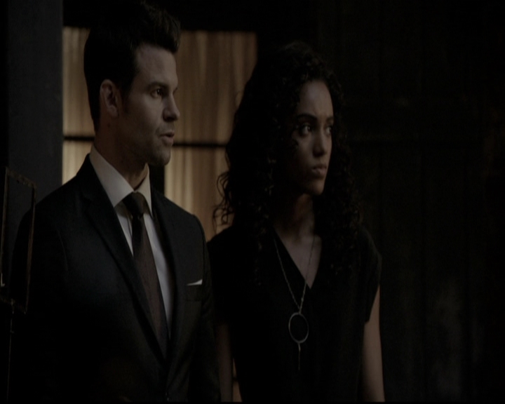 VampireDiariesWorld_dot_nl-TheOriginals_2x18NightHasAThousandEyes1946.jpg