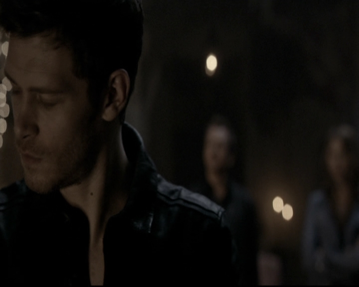 VampireDiariesWorld_dot_nl-TheOriginals_2x18NightHasAThousandEyes1954.jpg